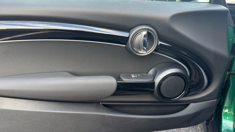 MINI Hatchback 135kW Cooper S Level 2 33kWh 3dr Auto Electric Hatchback